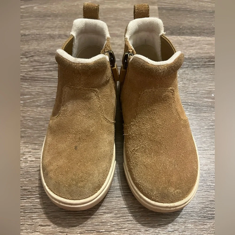 UGG Kids Tan Hamden II Suede Chelsea Boots size 10T